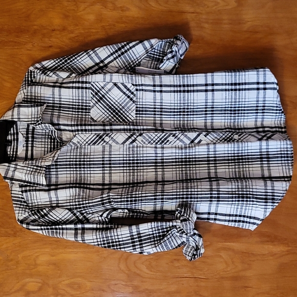 Casual Top - Picture 1 of 4